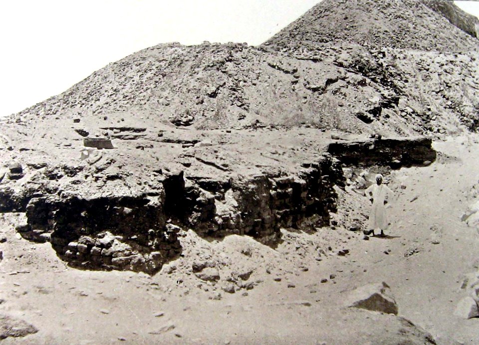 Tranchée-nord-pyramide-sesostris3