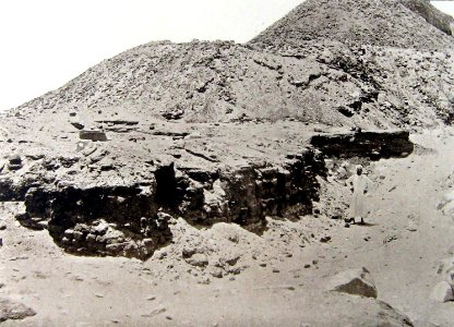Tranchée-nord-pyramide-sesostris3