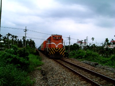 TRA R51 DL at Level crossing