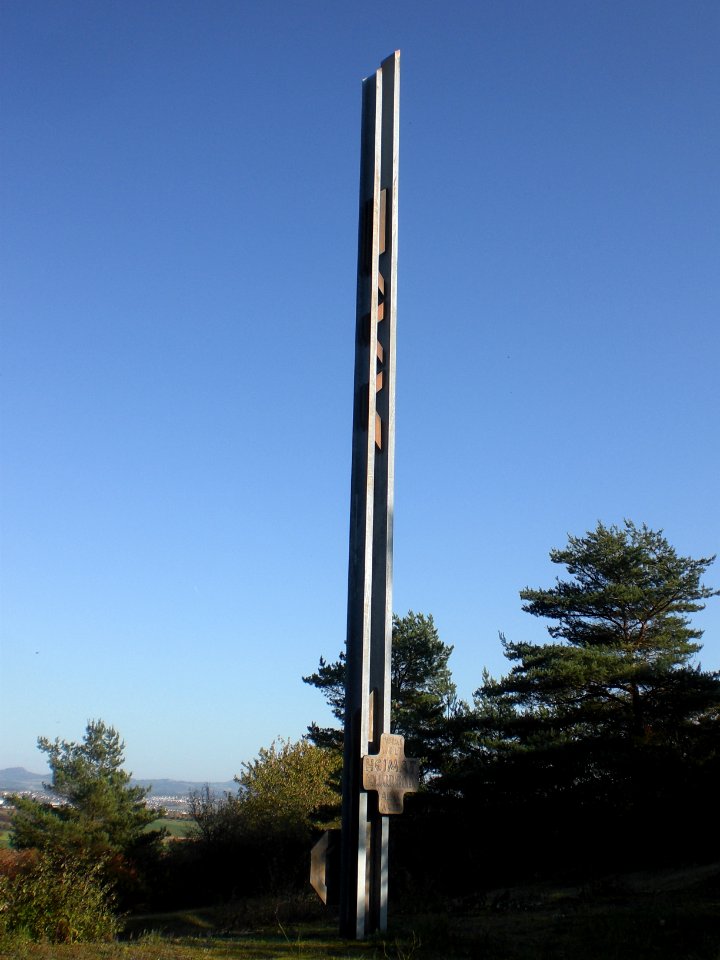 Vertriebenen-Denkmal am Haimberg (Mittelrode) bei Fulda von 1981