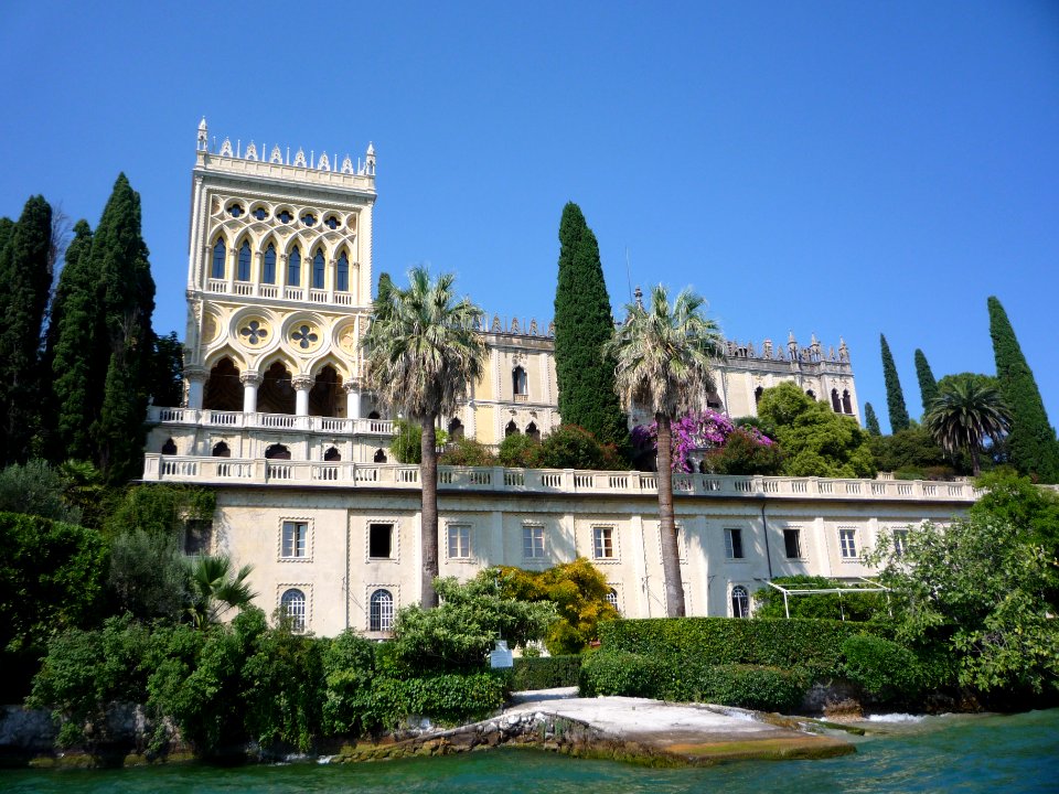 Villa Isola del Garda