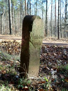 Wegweisersaeule Rochlitzer Berg 02