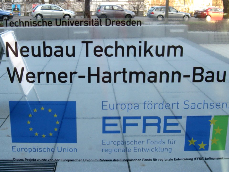 Werner-Hartmann-Bau-Tafel