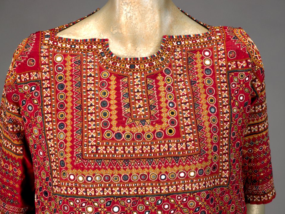 Woman's shirt from Kutch, Gujarat, India, IMA 55114, 2