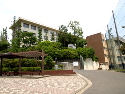 Yokohamahigashi highschool photo