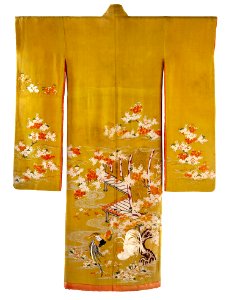 Young woman's robe with long, swinging sleeves IMA 82252