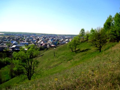 Холм и город