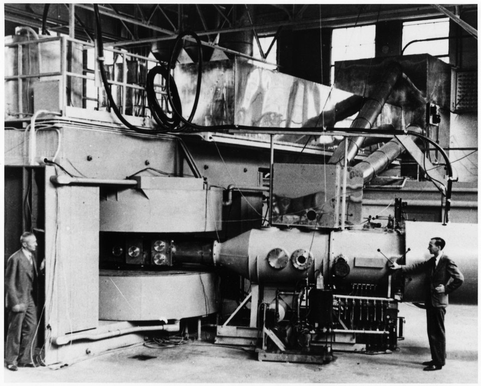 60-inch cyclotron at the University of California Lawrence Radiation Laboratory, Berkeley - NARA - 558594