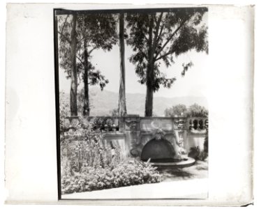 Arcady, George Owen Knapp house, Sycamore Canyon Road, Montecito, California. Upper garden, green terrace in the yellow garden LCCN2008680073