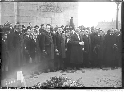 19 2 22 les Bretons de Paris (...)Agence Rol btv1b53076586b