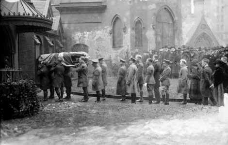 19 February 1918, Vernon Castle funeral LCCN2014706364 (cropped)