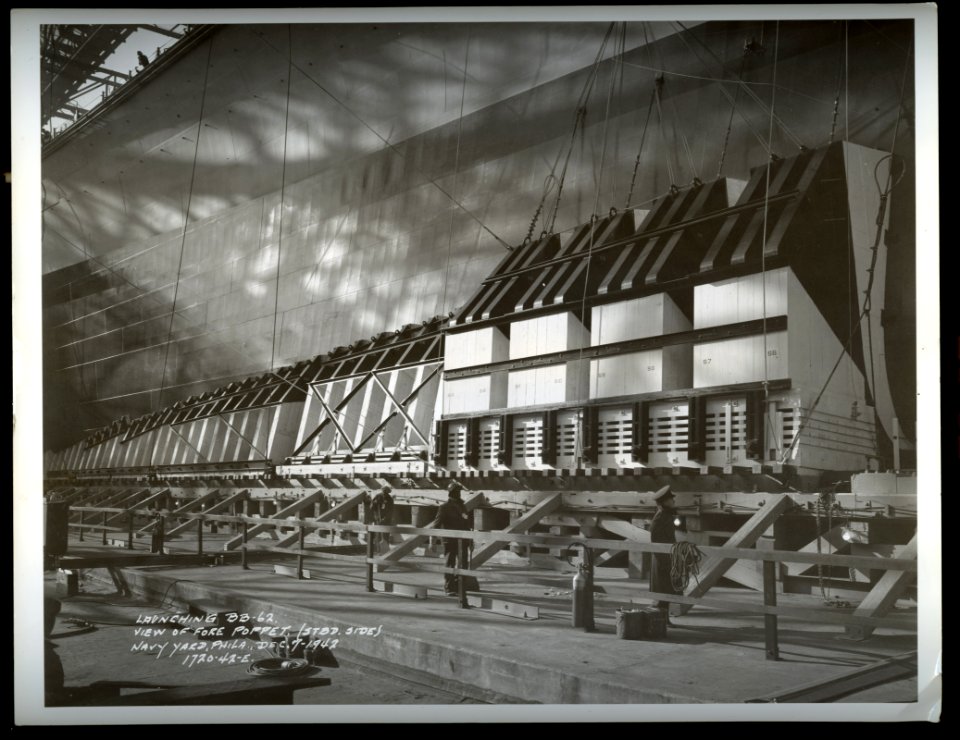 19-N-9283-170-42-E-Launching BB-62 view of fore poppet (starboard side)