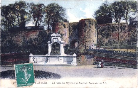 19. Boulogne-sur-Mer — la Porte des Degrés et le Souvenir Français. – LL