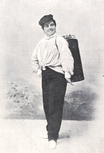 1901-07, El Teatro, Amparo Taberner en El barquillero, Cifuentes (cropped)