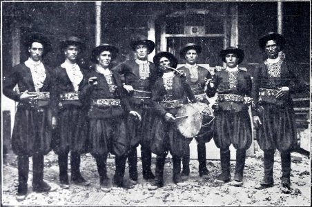 1902-08-16, Blanco y Negro, León, Comisión de maragatos que salió a recibir a Alfonso XIII, Cifuentes