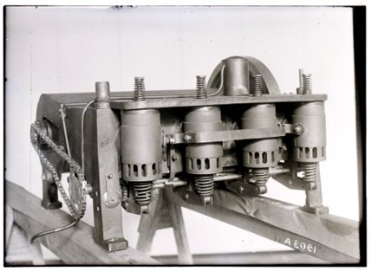 1903 Wright Flyer horizontal 4-cylinder engine left front