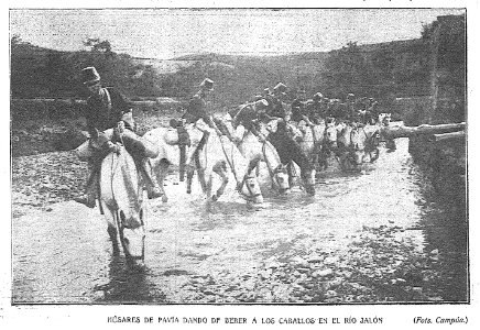 1904-10-04, El Gráfico, Húsares de Pavía dando de beber á los caballos en el río Jalón
