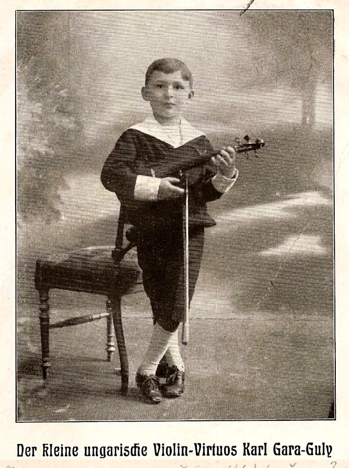 1907 circa Ansichtskarte der kleine ungarische Violin-Virtuos Karl Gara-Guly, Bildseite (Ausschnitt)