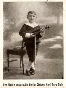 1907 circa Ansichtskarte der kleine ungarische Violin-Virtuos Karl Gara-Guly, Bildseite (Ausschnitt)