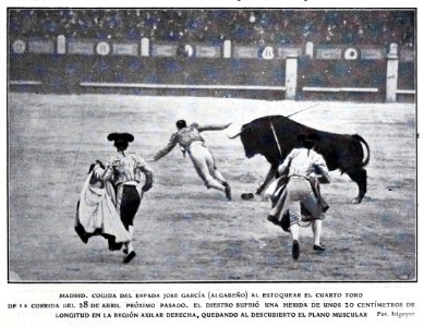 1907-05-04, Blanco y Negro, Madrid, Cogida del espada José García (Algabeño), Irigoyen