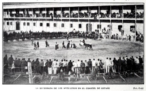 1907-12-07, Blanco y Negro, La becerrada de los artilleros en el cuartel de Getafe, Goñi photo