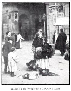 1907-12-28, Blanco y Negro, El comercio callejero en las Pascuas, Goñi (cropped) Comercio de pavos en la Plaza Mayor photo