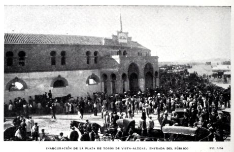 1908-07-18, Blanco y Negro, Inauguración de la plaza de toros de Vista-Alegre, entrada del público, Alba