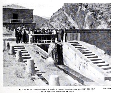 1908-08-08, Blanco y Negro, Presa del Pontón de la Oliva, Goñi photo