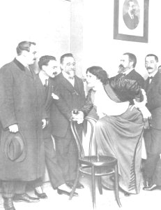 1909-03-10, Actualidades, Un té en el Teatro de la Zarzuela, Cifuentes (cropped) photo