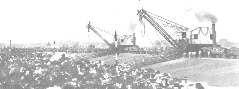 1909-03-31, Actualidades, Sevilla, Mejora trascendental, Inauguración de la Corta de Tablada (cropped) El público en las tribunas esperando la llegada de los reyes, Goñi