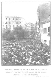 1909-06-30, Actualidades, Varias notas de actualidad, Madrid, Aspecto de la plaza de Lavapiés durante el concierto dado el domingo por la banda municipal, Cifuentes
