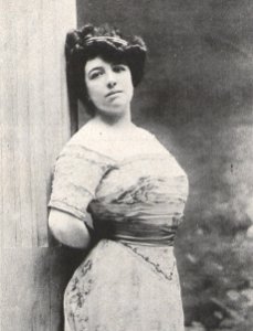 1909-12-05, El Teatro, Nieves Suárez, Audouard (cropped)