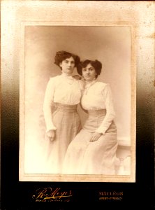 1909-Alexine et Catherine Galabert