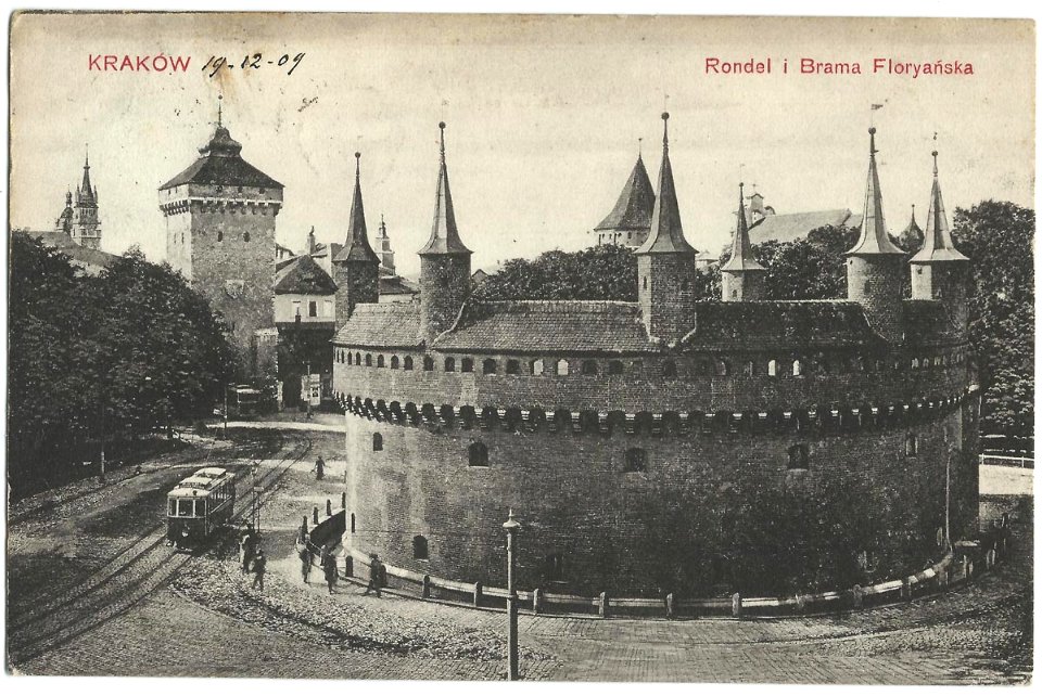 19091219 krakow rondel i brama floryanska