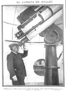 1910-02-03, Actualidades, El cometa de Halley, El director del Observatorio astronómico, Sr. Iñíguez, observando el cometa por la gran ecuatorial fotográfica, Alba