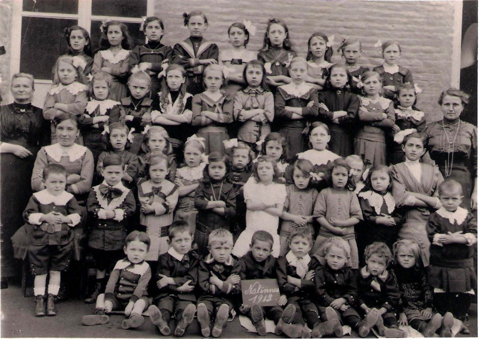 1911 classes de Mmes Bertha HERBECQ et Charlotte DUCARNE