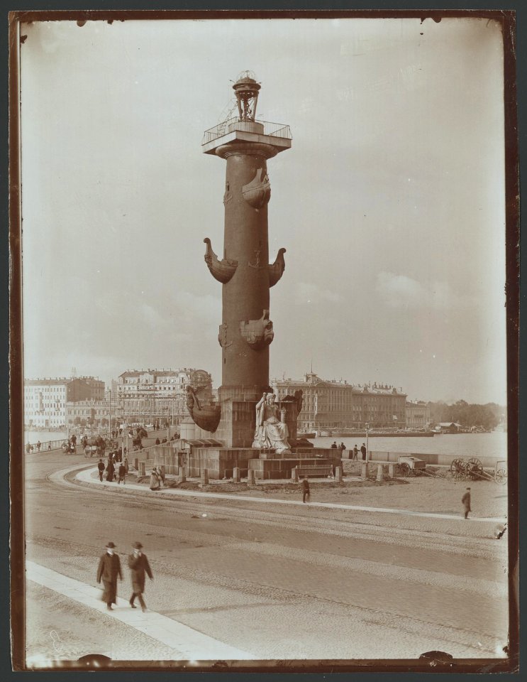 1912 Rostral column