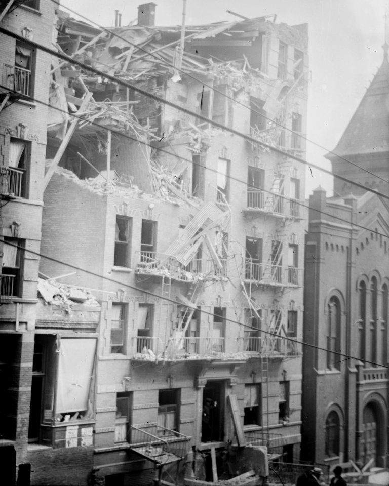 1914 damage detail, N.Y. house wrecked by Caron bomb LCCN2014696452 (cropped)