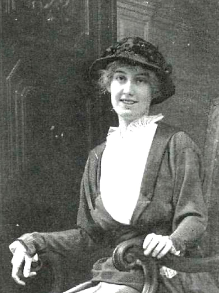 1914-06-13, La Esfera, Boda aristocrática, Campúa (cropped) Belle Wyatt Willard