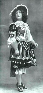 1916-06-03, La Esfera, Rafaela Abadía en La ciudad alegre y confiada, Calvache