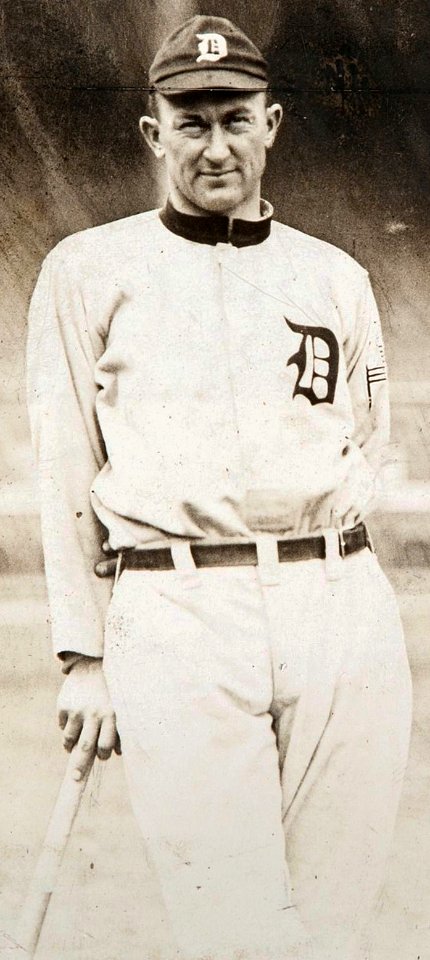 1917 Ty Cobb gives middle finger by Bain-crop (cropped)
