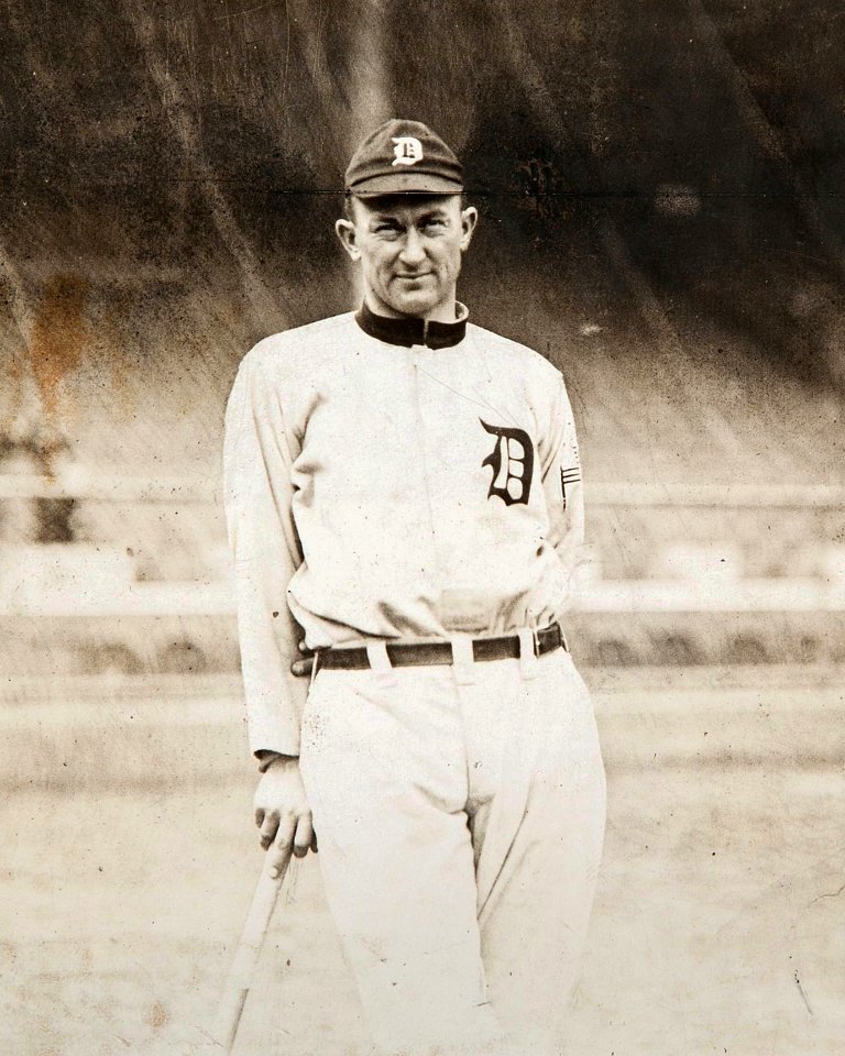 1917 Ty Cobb gives middle finger by Bain-crop