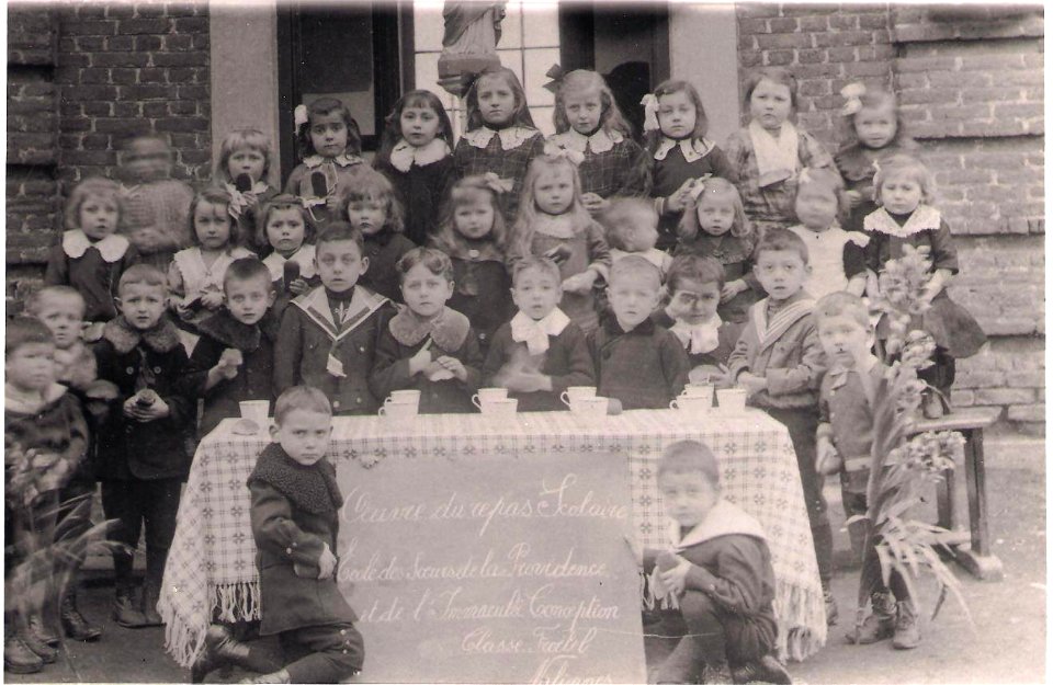 1918 - Soeurs de la Providence - Classe Froebel - Oeuvre du repas scolaire