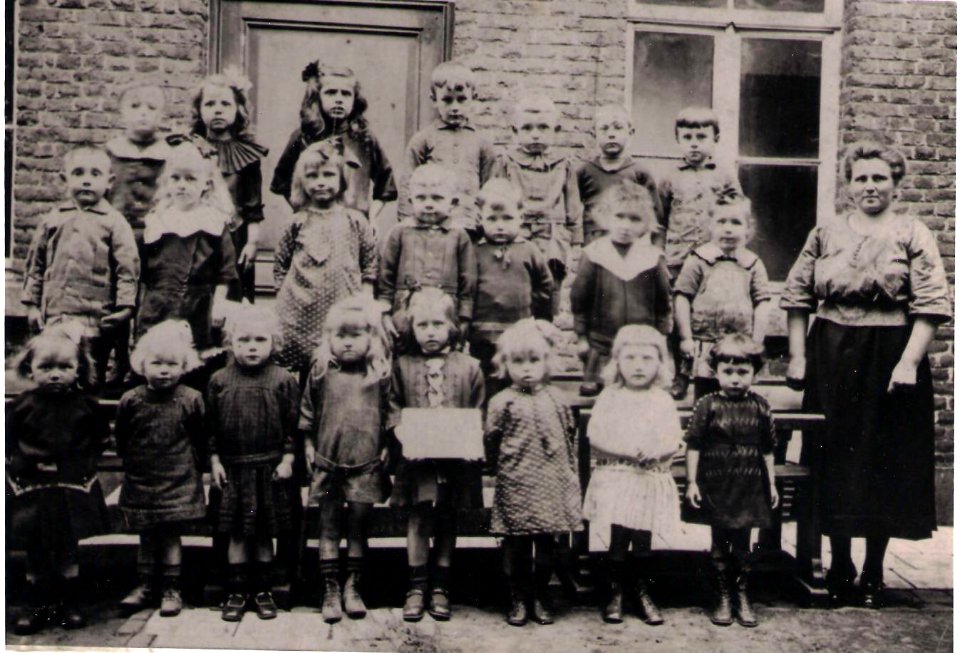 1920 - Classe de Madame Bertha LECOMTE-HERBECQ