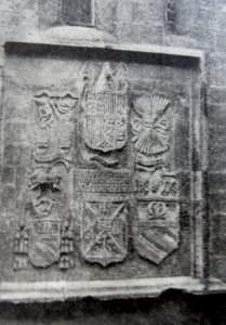 1920. Villena. Iglesia de Santiago. Escudos, calle Ramón y Cajal