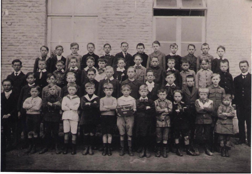 1921 - Classe de Mrs Jules MONNOM et Wilhelm MONNOM