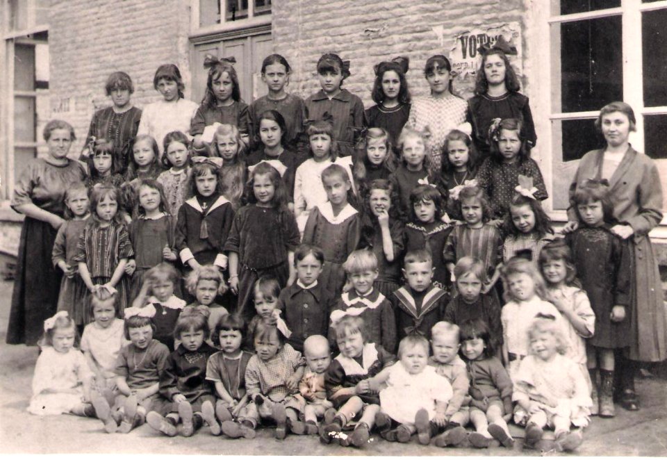 1921 - Classe de Madame Bertha LECOMTE et Madame Jeanne MONNOM