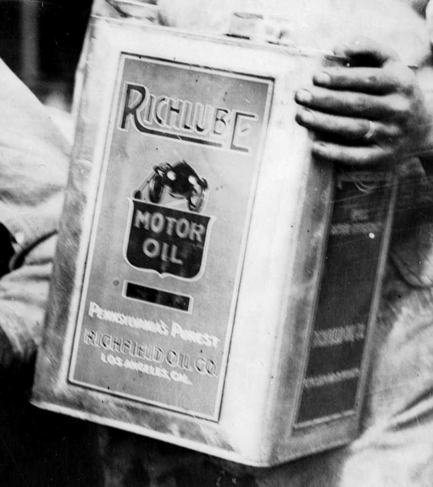 1921 Richlube oilcan Marvin D Boland Collection G521125 (cropped)