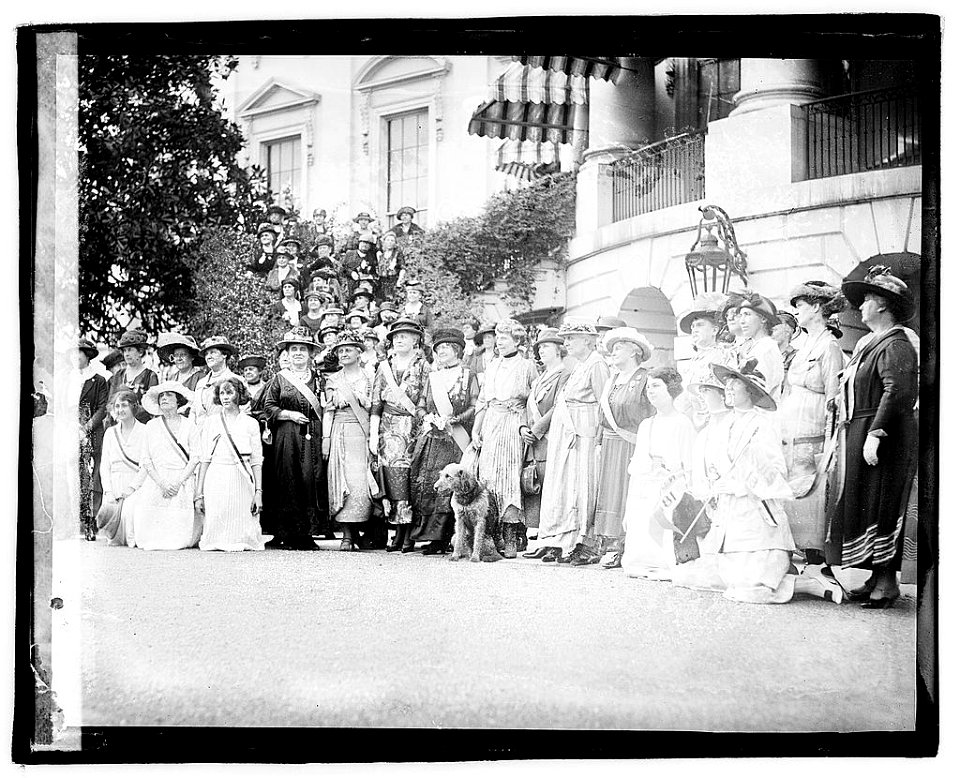 1921 Mrs Harding and Daughters of 1812 April26 LC npc2007003897