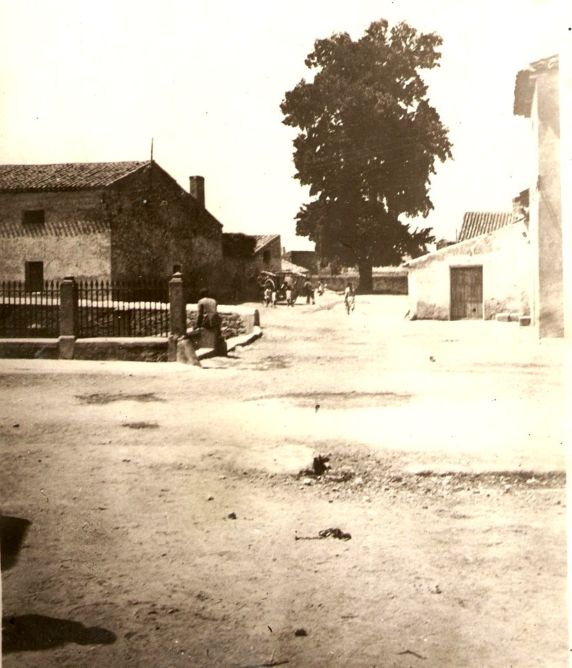 1922. Fuente y Álamo